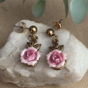 Vintage Avon Pink Porcelain Rose Earrings 90s Gold Drop Dangle Cottagecore 106